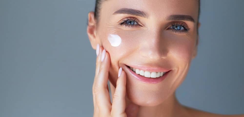 có bao nhiêu loại kem xóa nhăn vùng mắt