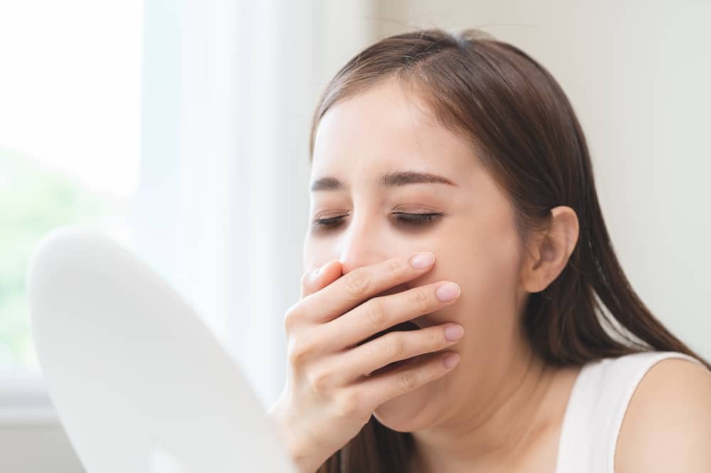 thiếu ngủ cũng là nguyên nhân gây quầng thâm mắt